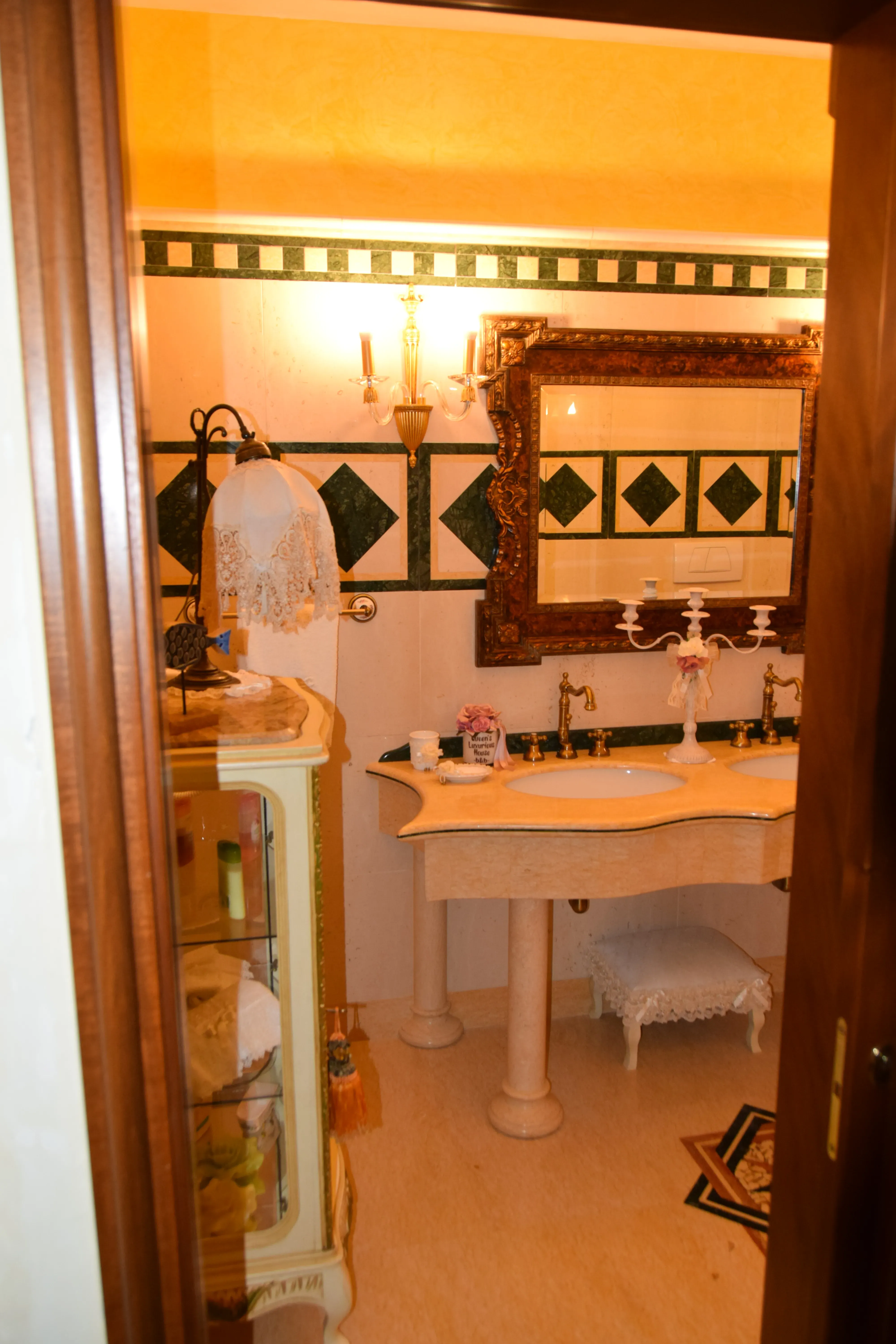 Camera Deluxe Matrimoniale del Queen's Luxurious House